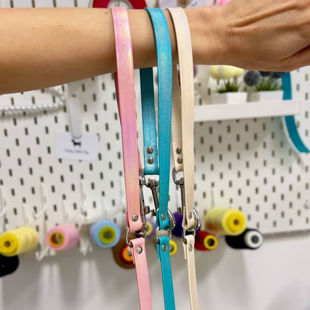 Guinzaglio in Ecopelle Rosa Maniglia Apribile